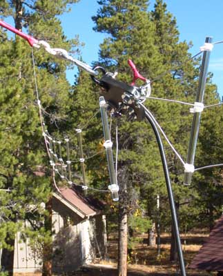 Antenna feed and wire spacer