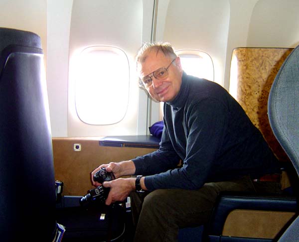 Ueli waiting for Mt.Fuji