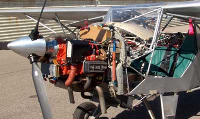 Mounted engine from the lest side